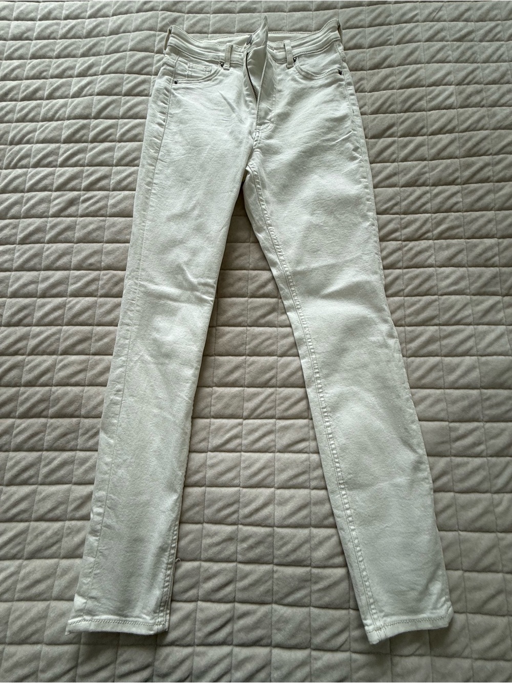 Women’s White Straight-Leg Jeans